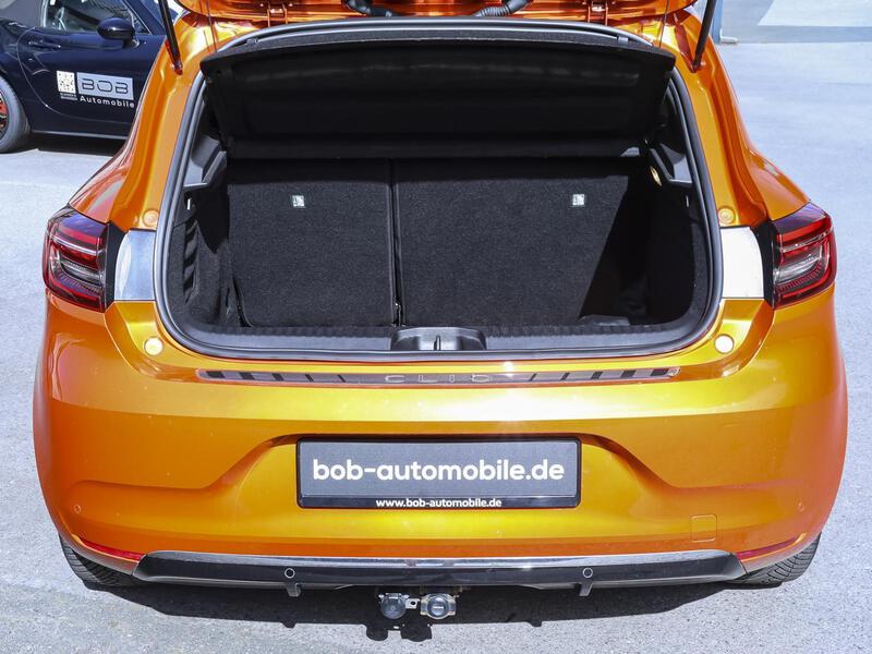 Fahrzeugabbildung Clio NAVI 360° KAMERA SHZ Bild 8 von 15