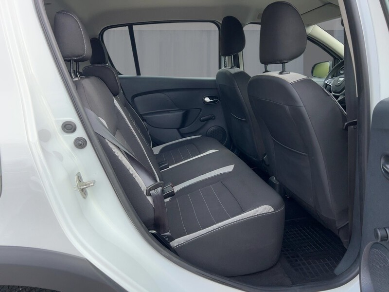 Fahrzeugabbildung Sandero Stepway Essential SCe 75 LED- Bild 9 von 22