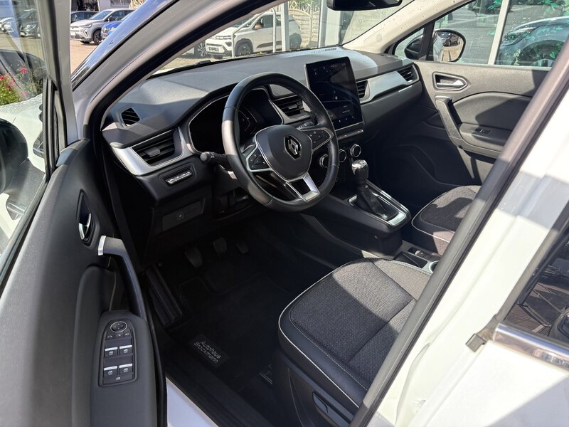 Fahrzeugabbildung Captur INTENS TCe 140 Bild 8 von 10