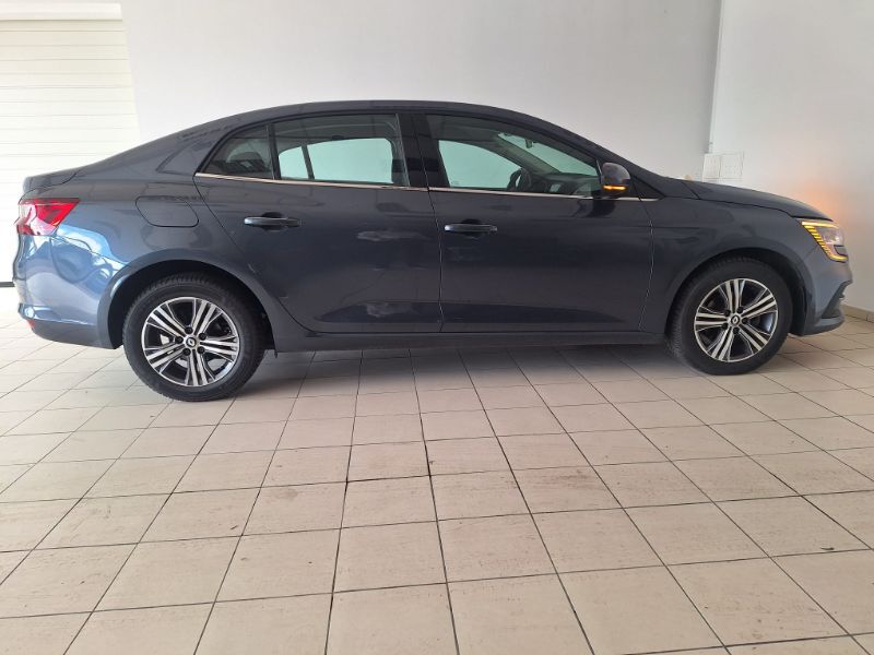 RENAULT Megane 2022 — imagine 4