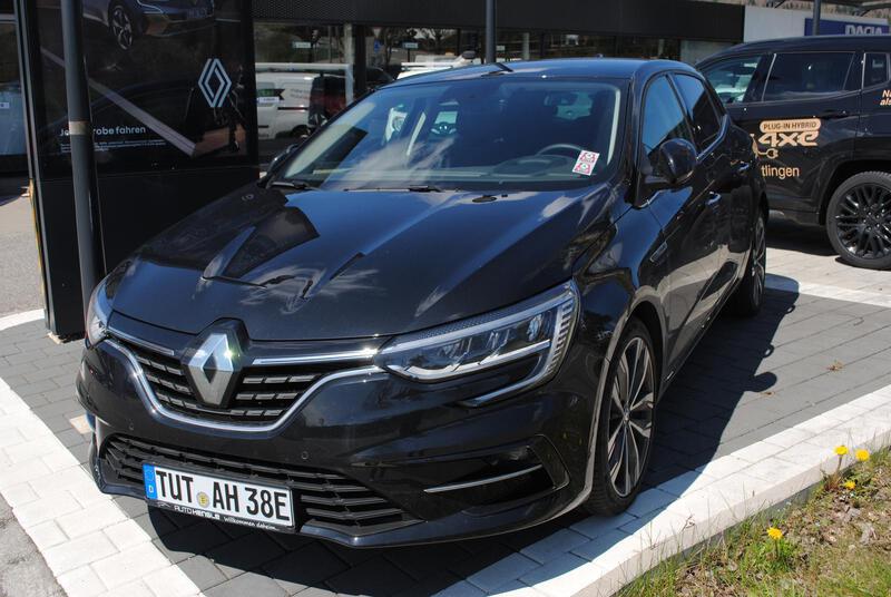 Fahrzeugabbildung Megane IV 1.6 E-TECH Plug-in Hybrid 160 Intens Bild 4 von 13