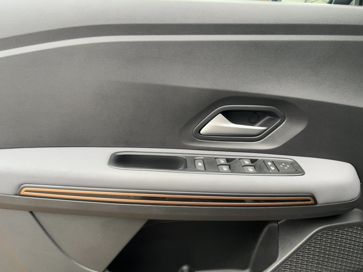 Dacia Sandero – Bild 13