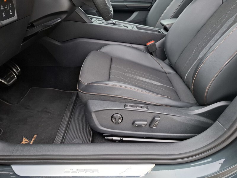 Fahrzeugabbildung Formentor VZ 2.0 TSI 4Drive (310 PS) 7-Gang-DSG Bild 38 von 49