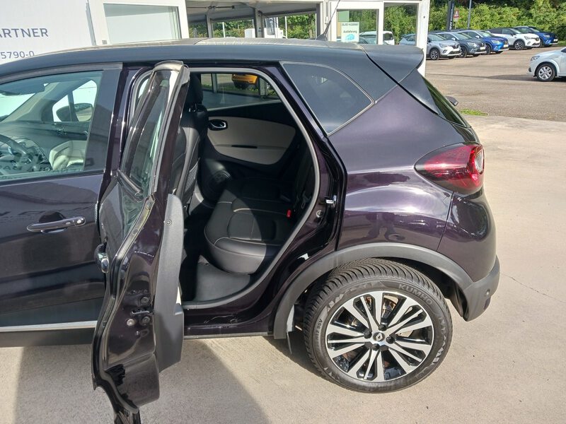 Fahrzeugabbildung Captur Initiale Paris TCe 120 Start&Stop MT  Bild 12 von 30