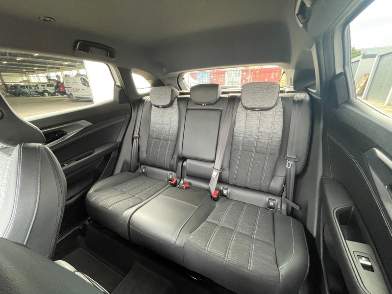 Fahrzeugabbildung Austral 1.3 TCe 160 Mild-Hybrid Techno Bild 14 von 50