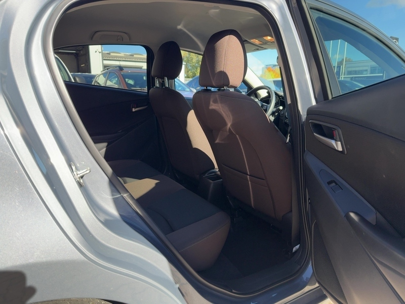 Fahrzeugabbildung 2 1.5 SKYACTIV-G 75 Exclusive-Line Bild 8 von 15