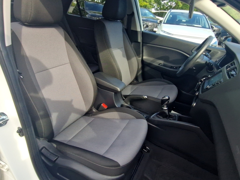 Fahrzeugabbildung i20 1.0 Advantage + (101PS) Bild 11 von 16