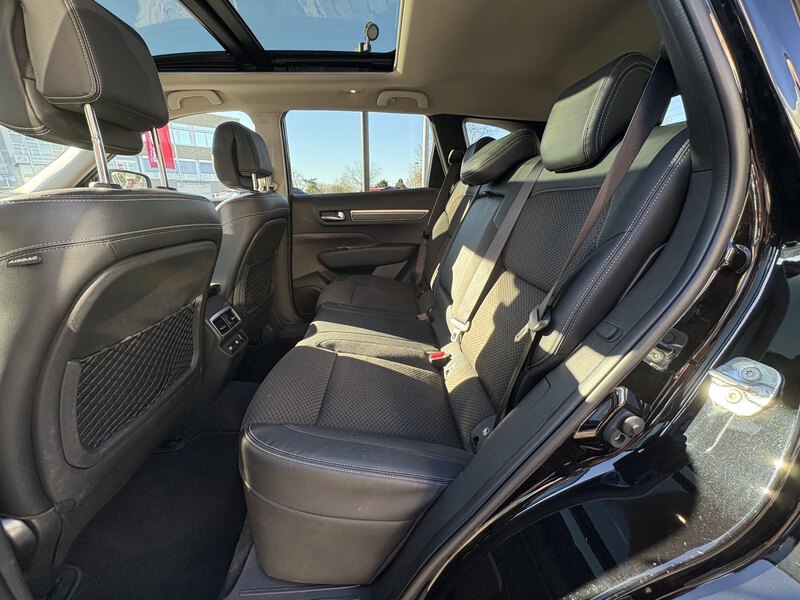 Fahrzeugabbildung Koleos Techno 4WD 2.0 dCi 185 FAP Bild 12 von 18