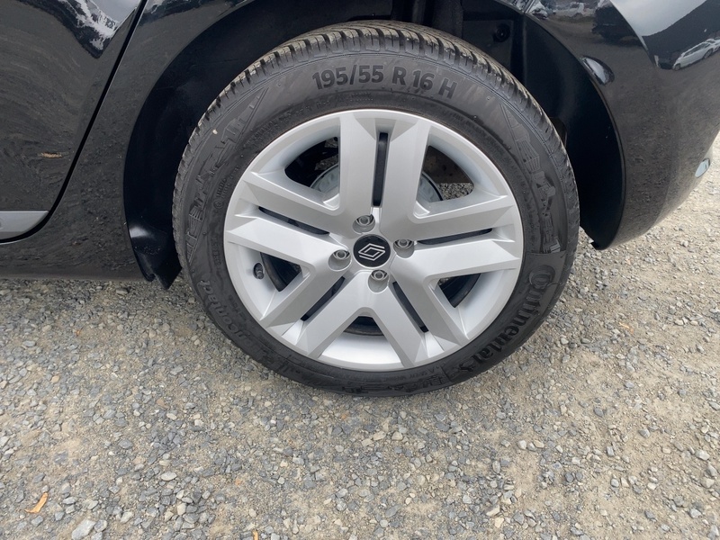 Fahrzeugabbildung Clio Evolution TCe 90 Bild 12 von 21