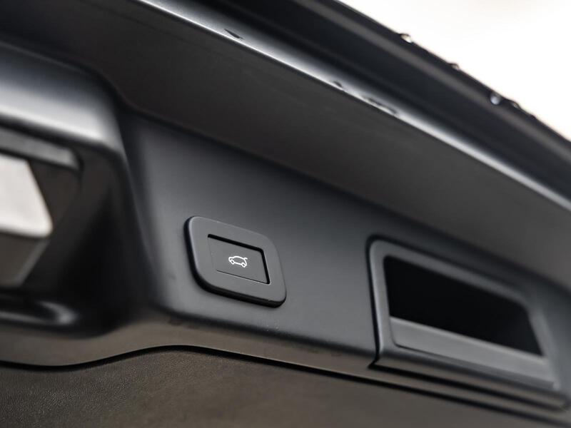 Fahrzeugabbildung Range Rover Evoque BLACK P. Bild 10 von 20