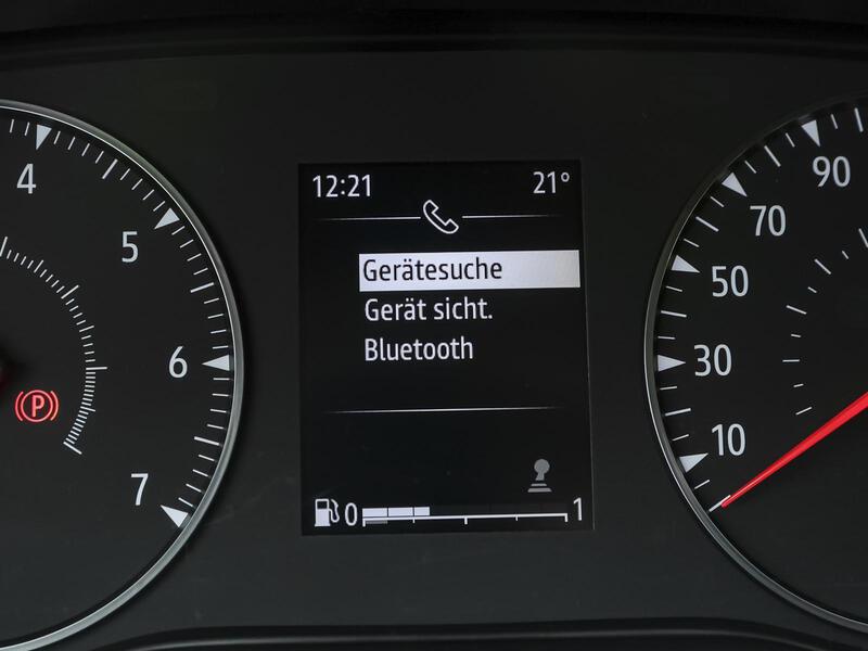 Fahrzeugabbildung Sandero USB BT GJR ZV Bild 14 von 15