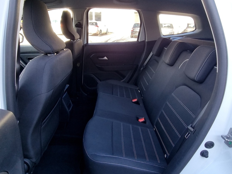 Fahrzeugabbildung Duster Prestige TCe 100 ECO-G Bild 8 von 13