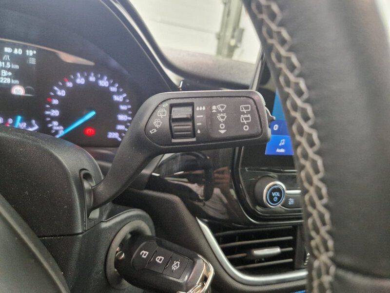 Fahrzeugabbildung Fiesta 1.0 EcoBoost MHEV Titanium Bild 19 von 27