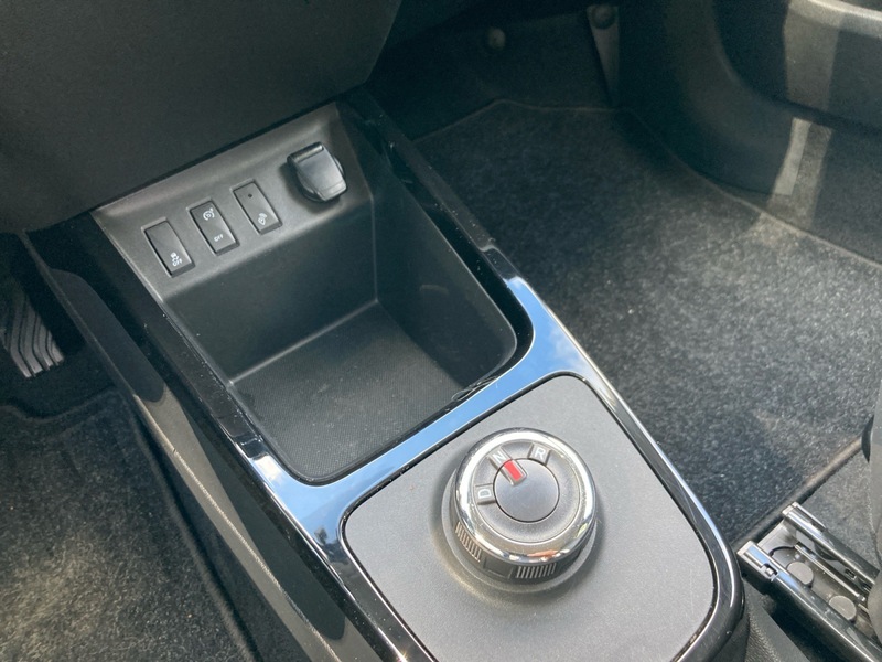 Fahrzeugabbildung Spring CCS Laden+Tochsreen-Farbdisplay Bild 10 von 17