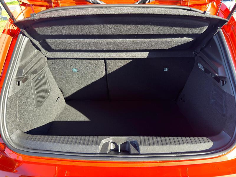 Fahrzeugabbildung Clio *BOSE* Bild 7 von 12