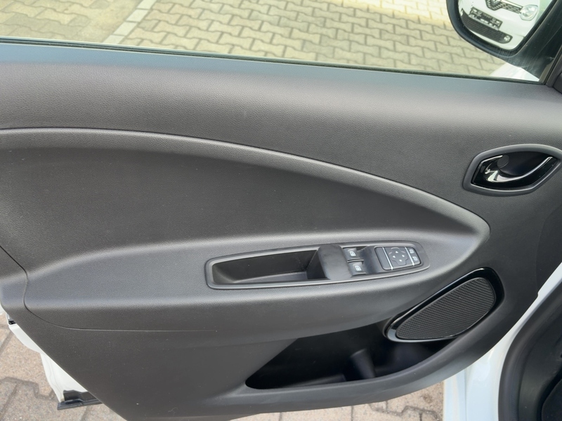 Fahrzeugabbildung Zoe |KLIMA|DAB+|USB| Bild 10 von 20