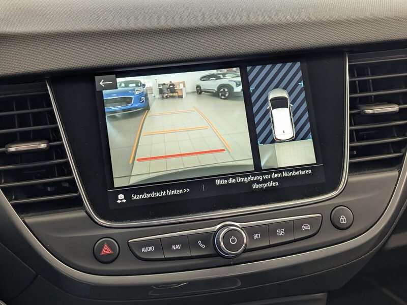 Fahrzeugabbildung Crossland 1.2 Turbo Business Edition Navi Kamera Bild 26 von 34