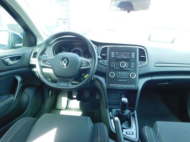 Fahrzeugabbildung Megane IV Entry TCe 115 GPF Bild 7 von 14