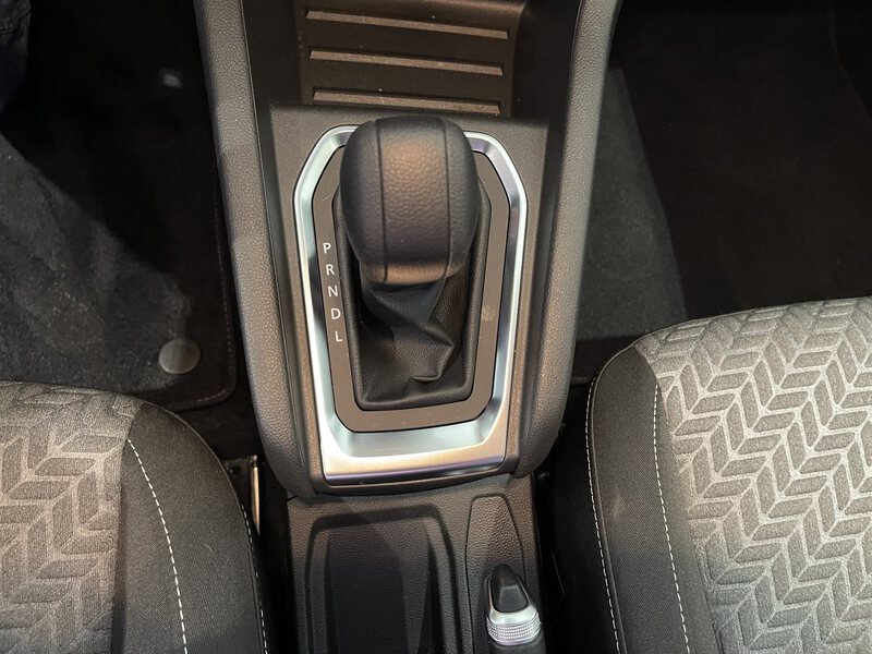 Fahrzeugabbildung Clio EVOLUTION TCe 90 PS X-tronic Bild 42 von 49