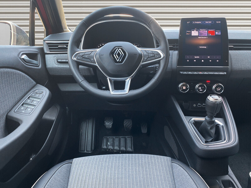 Fahrzeugabbildung Clio Navi PDC Rückfahrkamera Bild 7 von 19