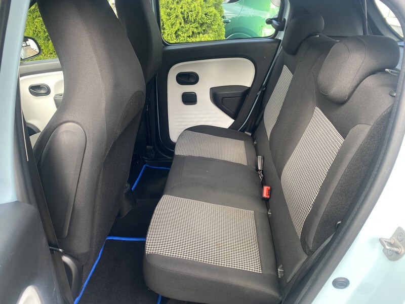 Fahrzeugabbildung Twingo III Entry SCe 70 Bild 9 von 15