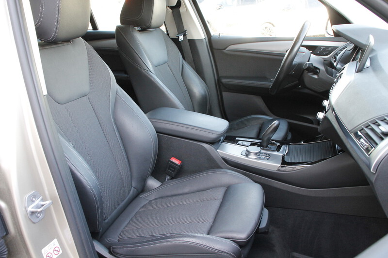 Fahrzeugabbildung X3 xDrive 20 d 2.0 xDrive SAV Bild 19 von 23