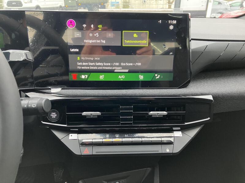 Fahrzeugabbildung Clio Evolution Full Hybrid E-Tech 160 Bild 16 von 18