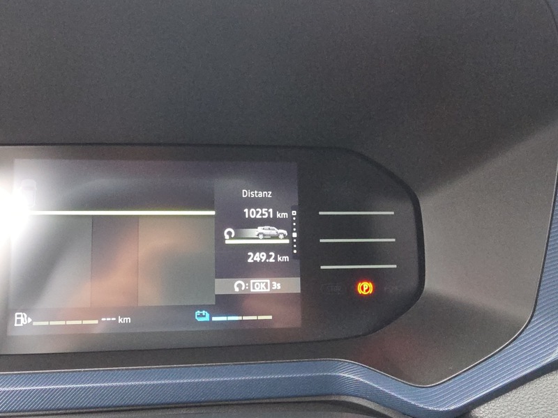Fahrzeugabbildung Duster Navi Sitzheizung Rückfahrkamera Automatik Bild 15 von 15