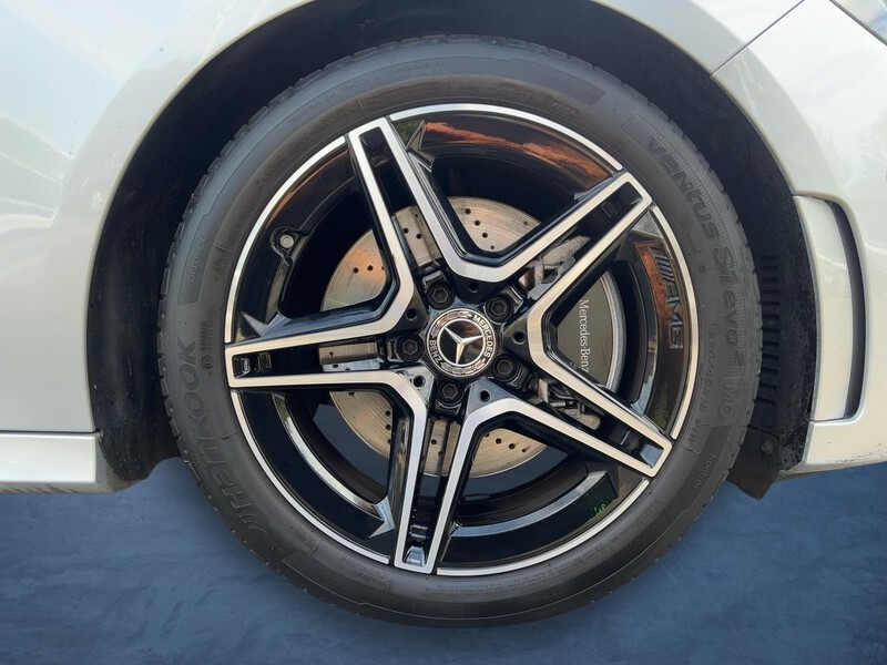 Mercedes-Benz B 220