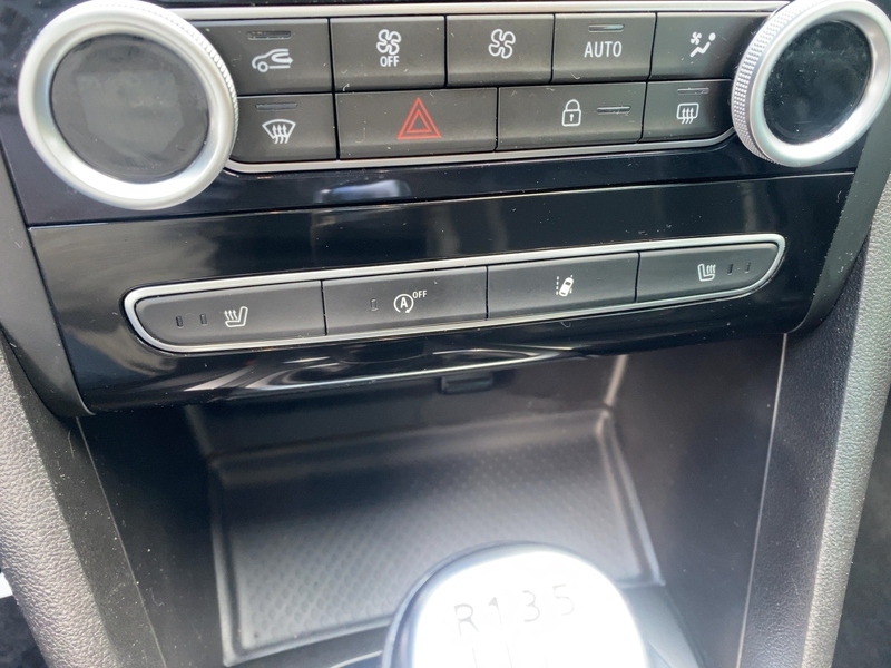 Fahrzeugabbildung Megane Grandtour INTENS BLUE dCi 115 Bild 20 von 20