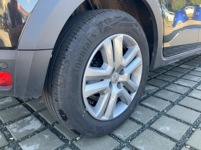Fahrzeugabbildung Sandero Stepway Expression TCe 90 Bild 9 von 18