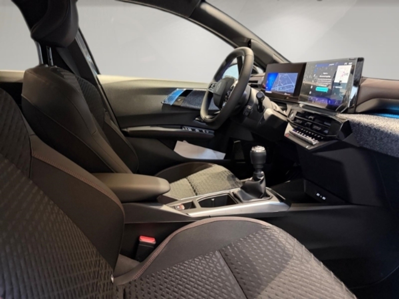 Fahrzeugabbildung Clio Techno TCe 115 Bild 14 von 15