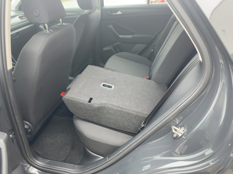 Fahrzeugabbildung T-Roc Allwetter+Sitzhz+Navi+ Bild 15 von 31