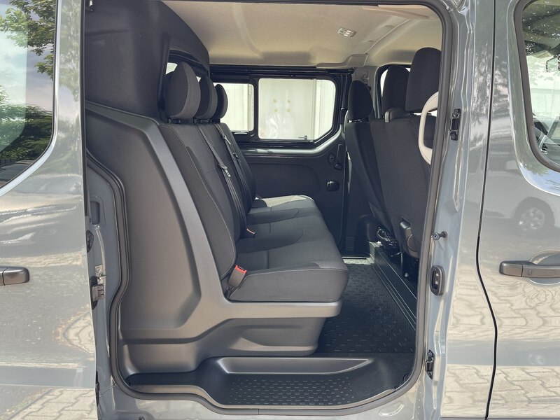 Fahrzeugabbildung Trafic L1H1 DOKA Komfort 3,0t dCi 150PS EDC Bild 15 von 46