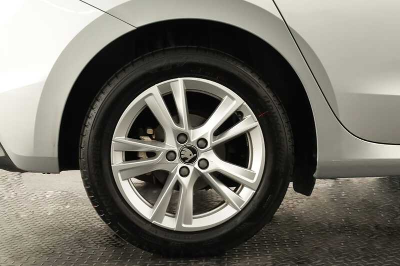 SKODA Fabia Fabia 1.0 TSI Selection DSG — photo 5