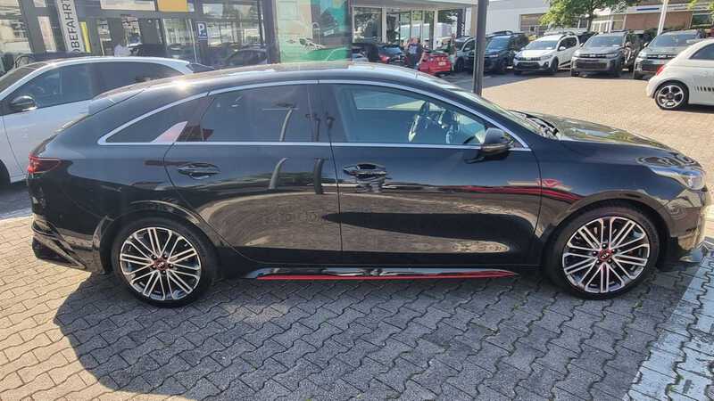 Kia ProCeed