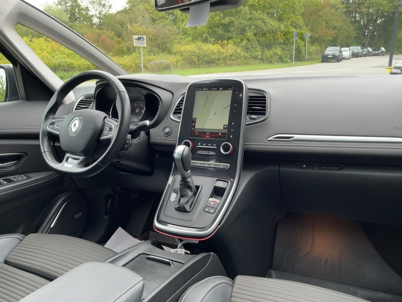 Fahrzeugabbildung Scenic IV 1.3 TCe 140 BOSE-Edition GPF Bild 8 von 15
