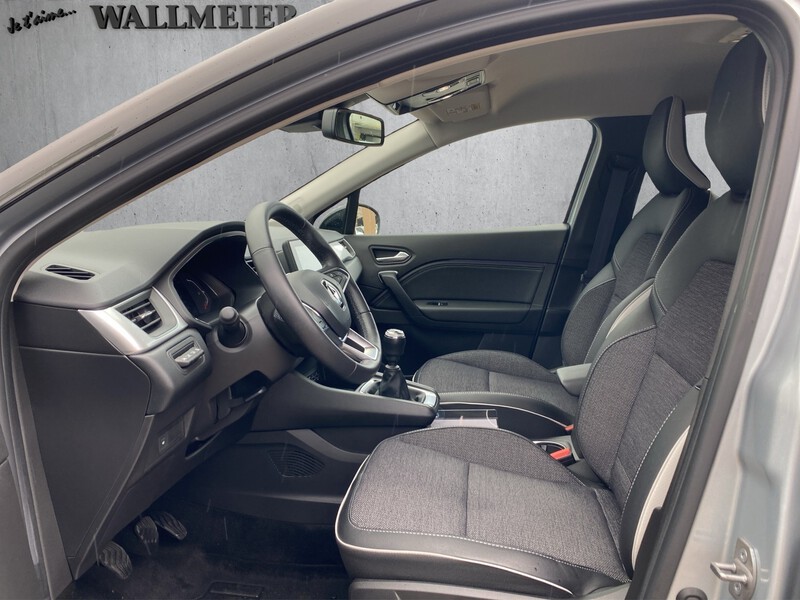 Fahrzeugabbildung Captur Techno TCe 140 Bild 9 von 15