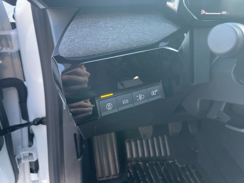 Fahrzeugabbildung Clio +Einparkhilfe+Klimaanlage Bild 30 von 50
