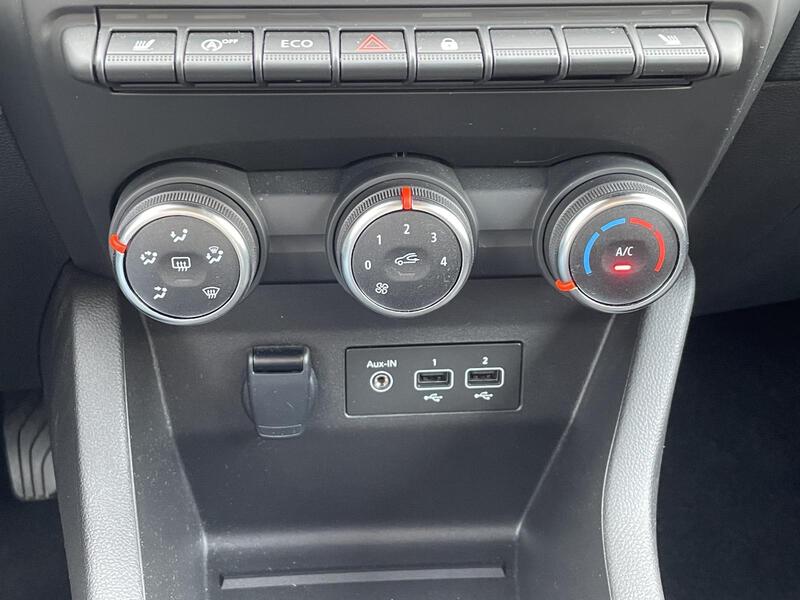 Fahrzeugabbildung Clio EQUILIBRE TCe 90 Bild 21 von 21