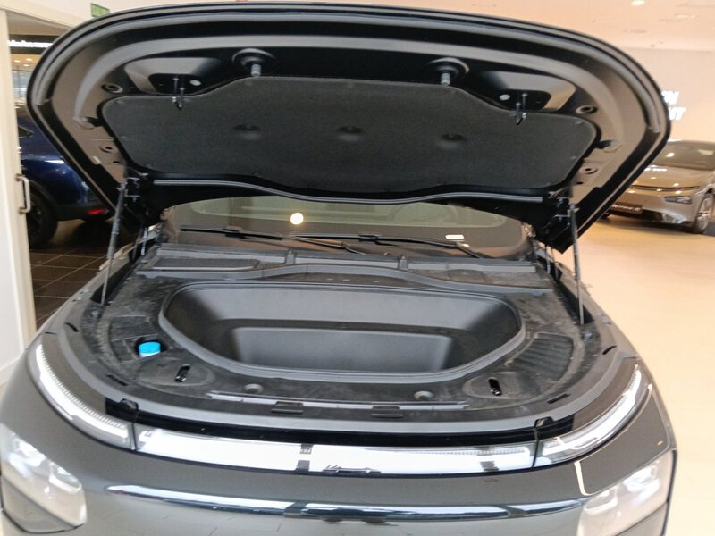 Xpeng G9