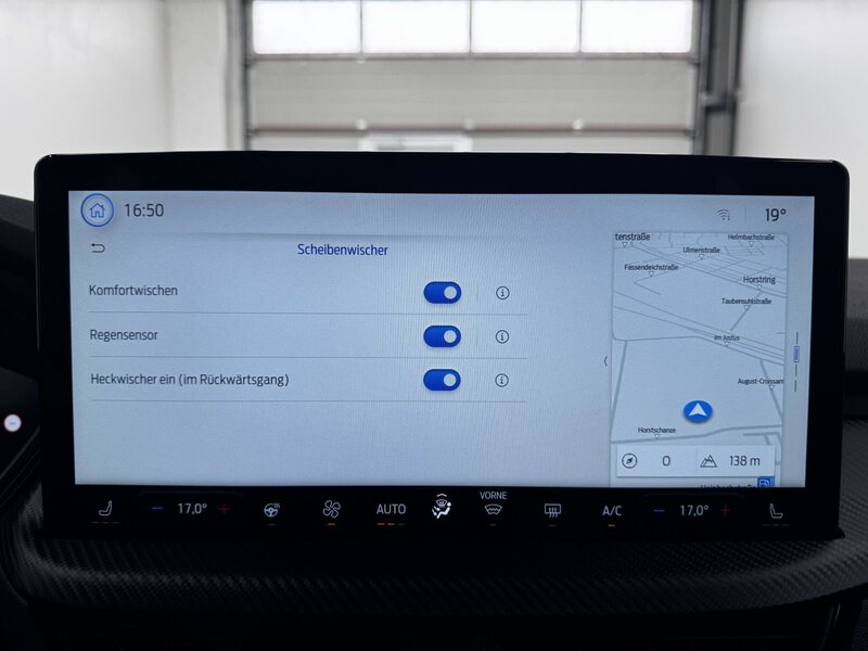 Fahrzeugabbildung Kuga 1.5 EcoBoost ST-Line Allwetterreifen Bild 34 von 40