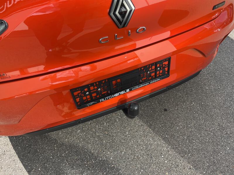 Fahrzeugabbildung Clio AHK R-Kamera Sitzheizung Metallack Bild 9 von 21