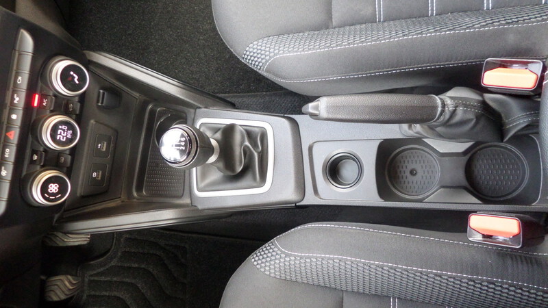 Fahrzeugabbildung Duster NAVI / Kamera / SHZ Bild 13 von 15