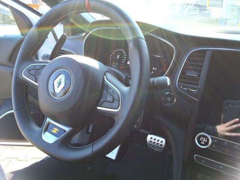 Fahrzeugabbildung Megane TCe 300 EDC/BOSE/KAMERA/PDC Bild 9 von 15
