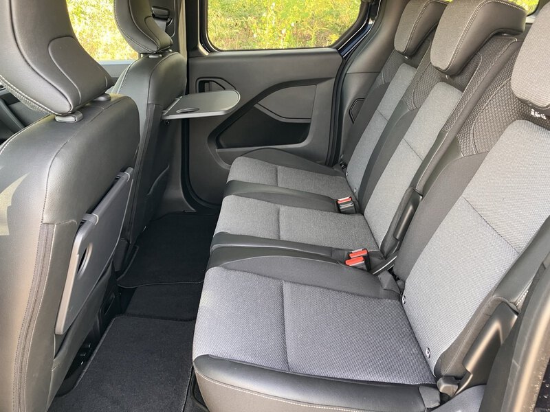 Fahrzeugabbildung Kangoo E-TECH 100% el. Paket Equilibre EV45 AC22 Bild 15 von 18
