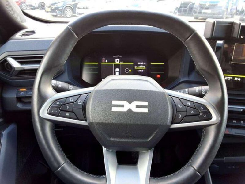 Fahrzeugabbildung Duster TCE 130/360KAMERA/NAVI/CARPLAY Bild 9 von 17