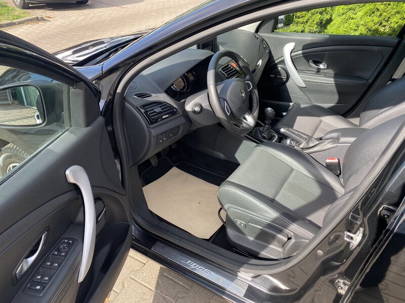 Fahrzeugabbildung Megane III Bose Edition TCe Bild 10 von 18