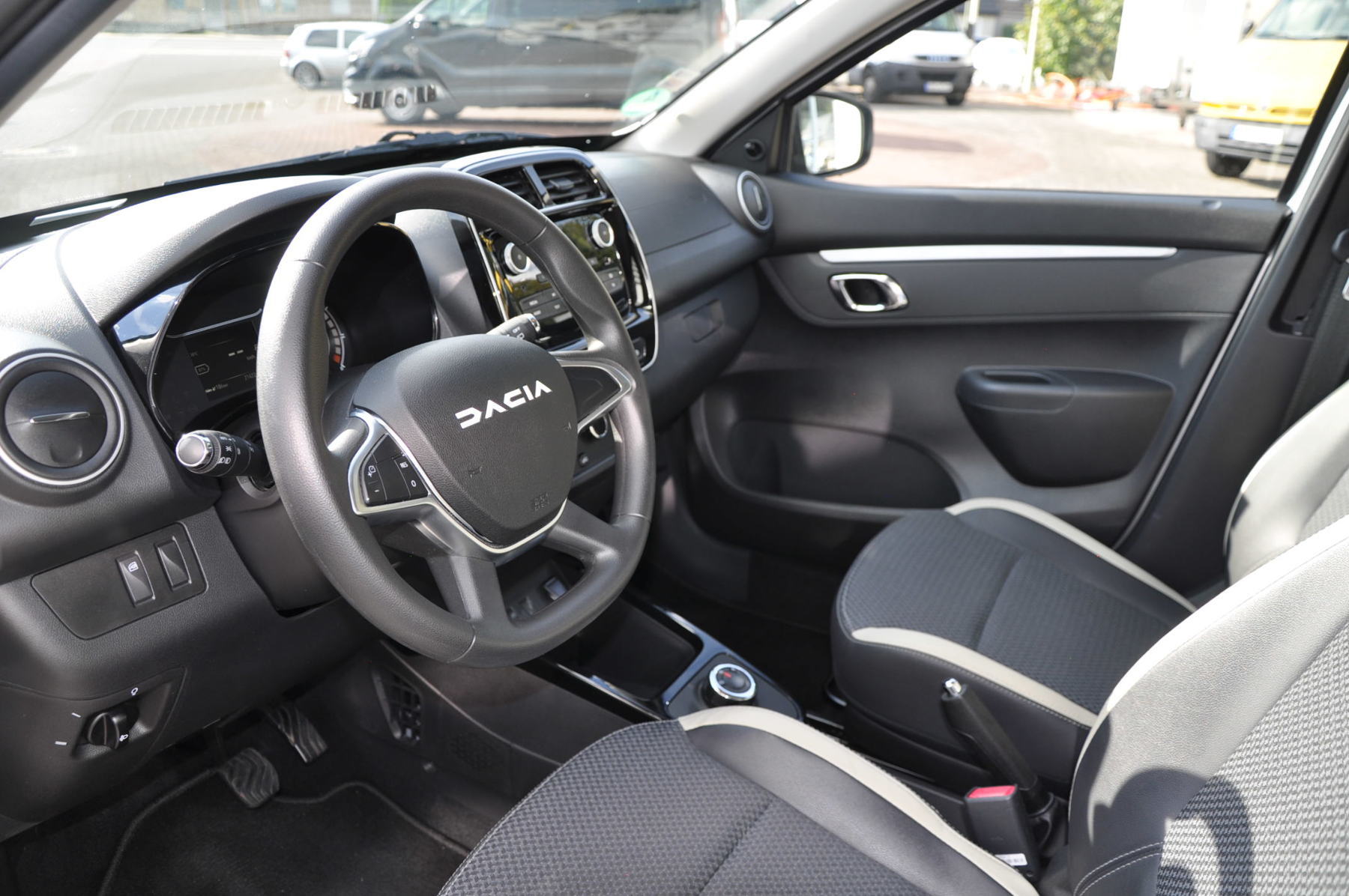 Dacia Spring – Bild 10