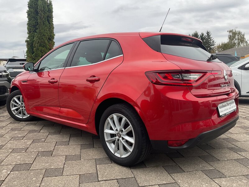 Fahrzeugabbildung Megane Limited 1.3 TCe 115 Bild 3 von 16